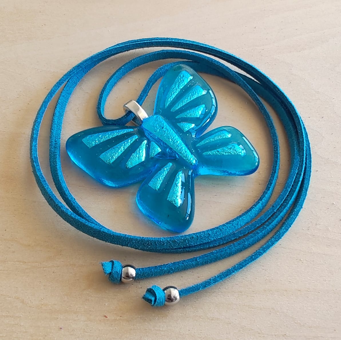 Dije Mariposa (Azul Traslúcido)