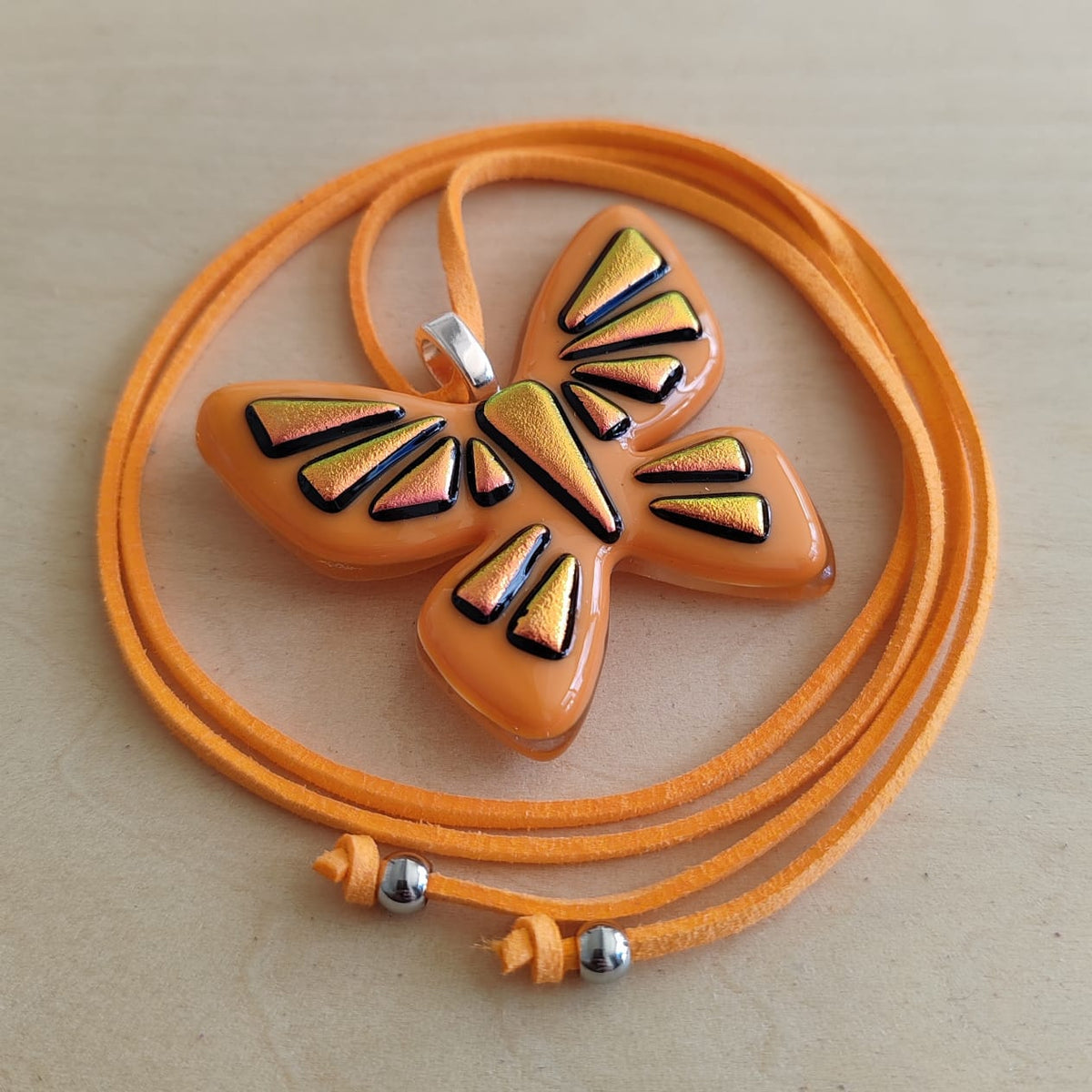 Dije Mariposa (Naranja Claro)