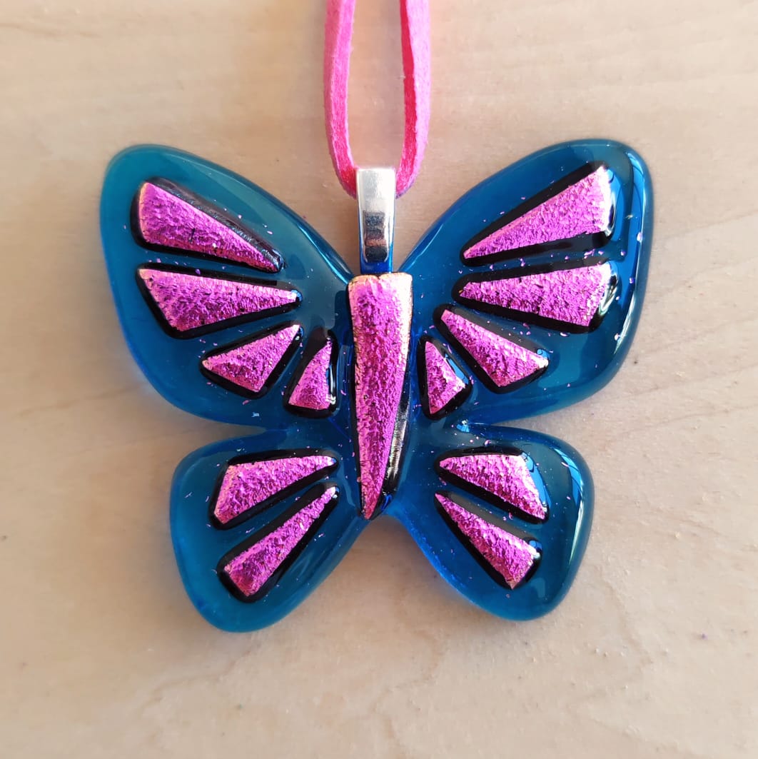 Dije Mariposa (Azul / Fucsia)