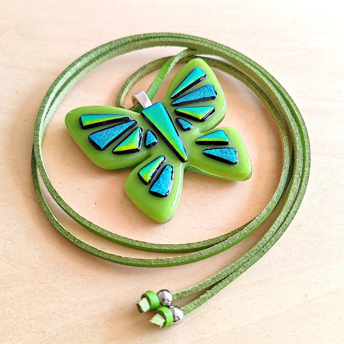 Dije Mariposa (Verde Manzana)