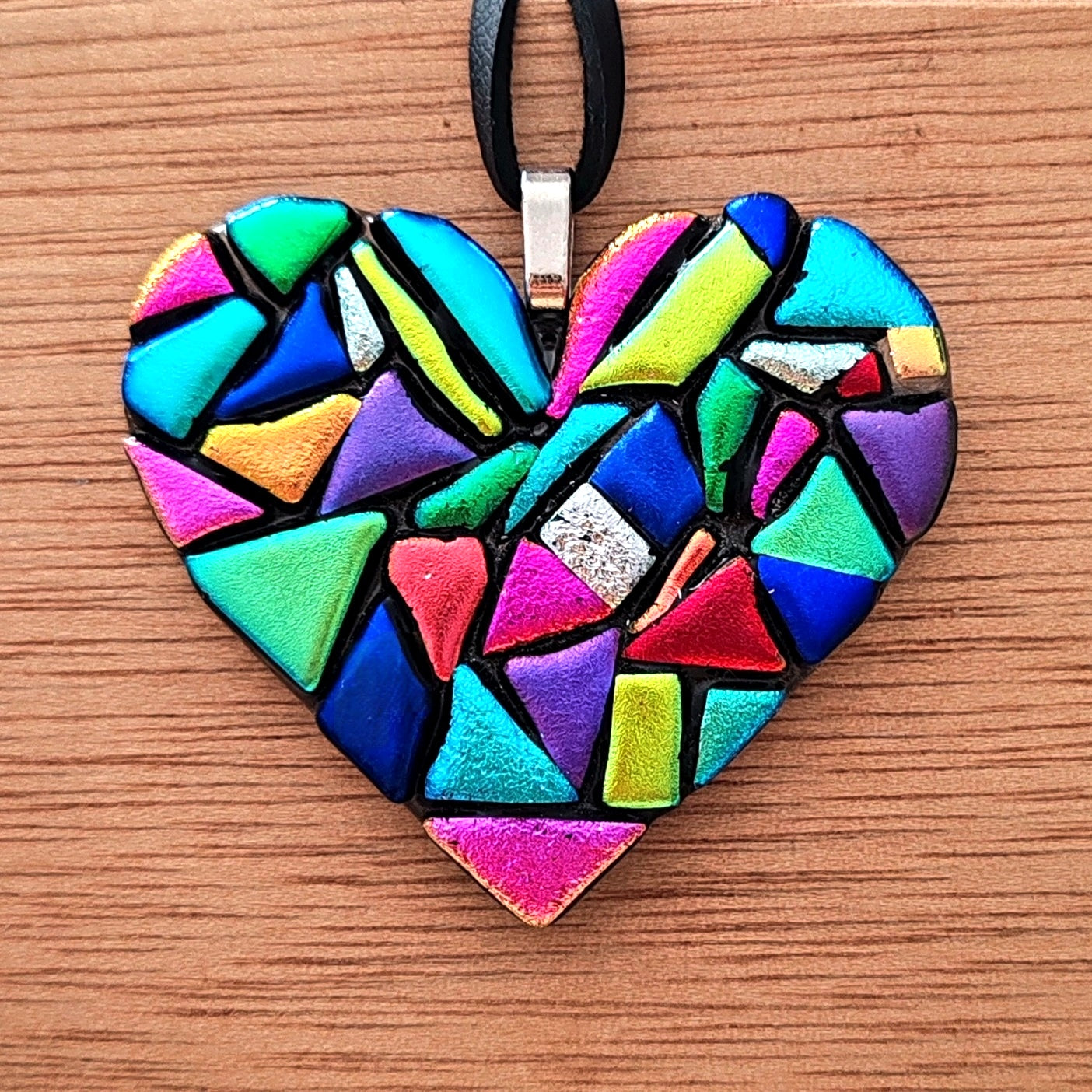 Dije corazón gde vitromosaico