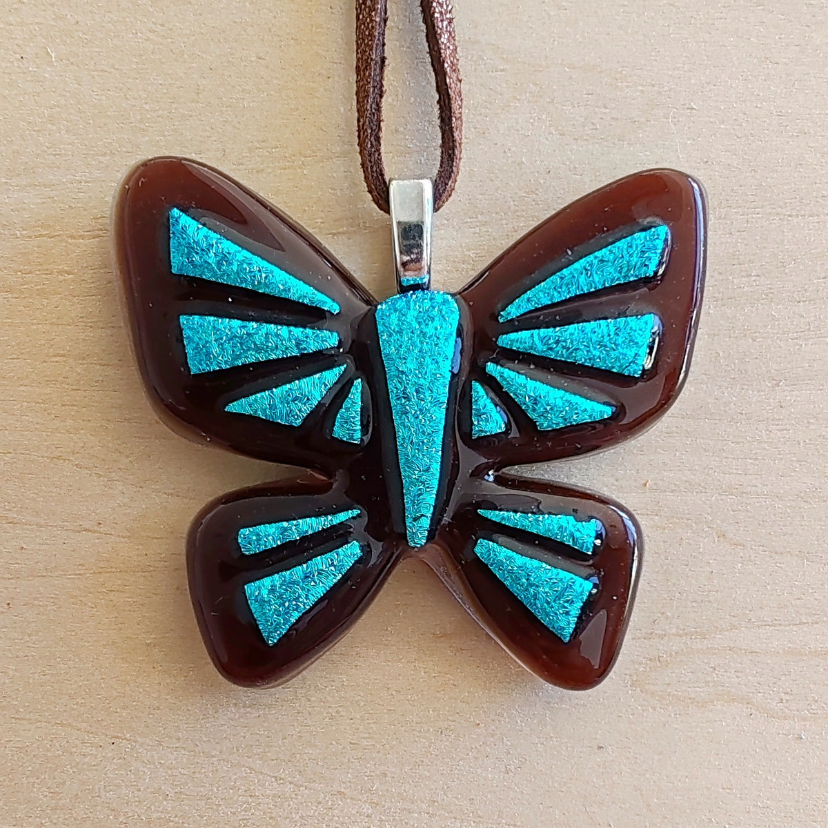 Dije de Mariposa (Café/turquesa)